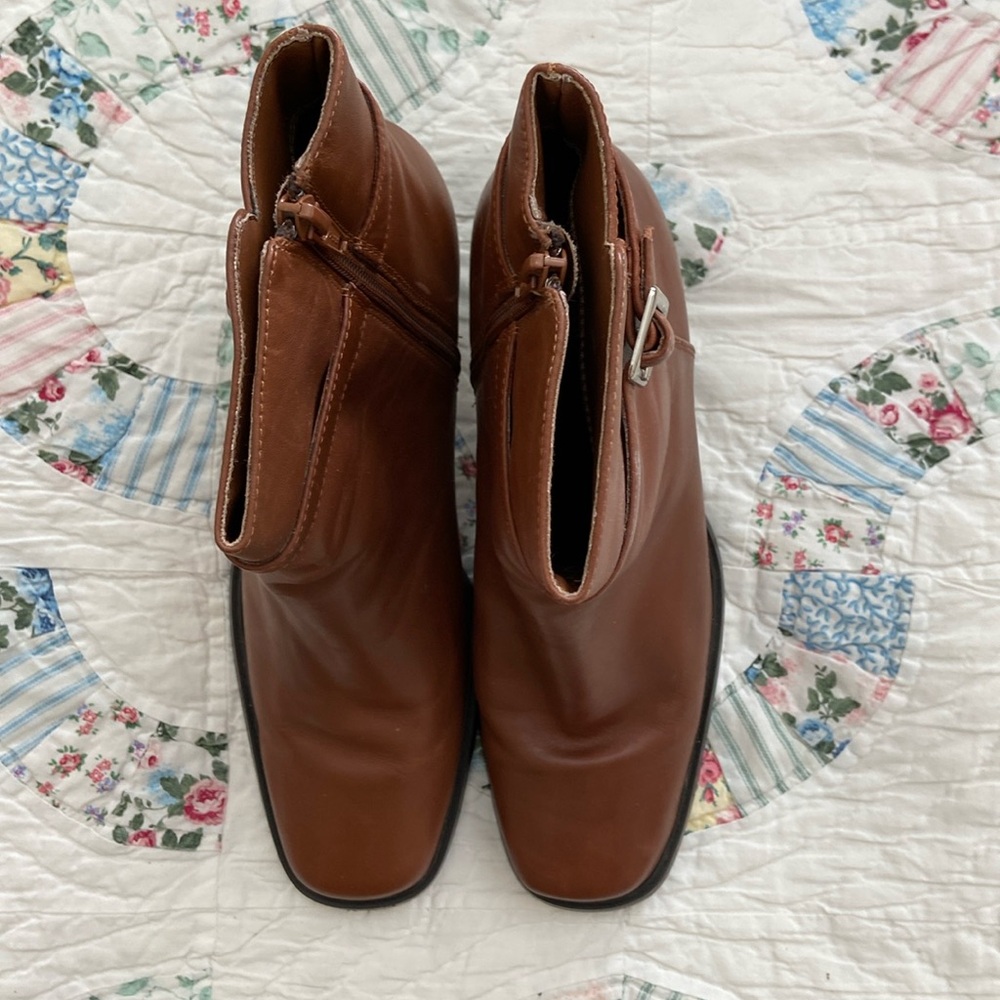 EUC Karen Scott Boots Sz 9